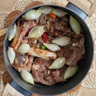 შებოლილი ღორის ნეკნი